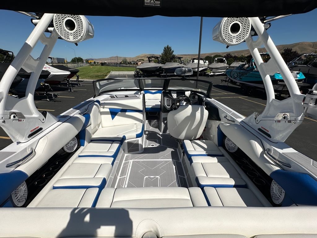 2024 Supreme Boats S220