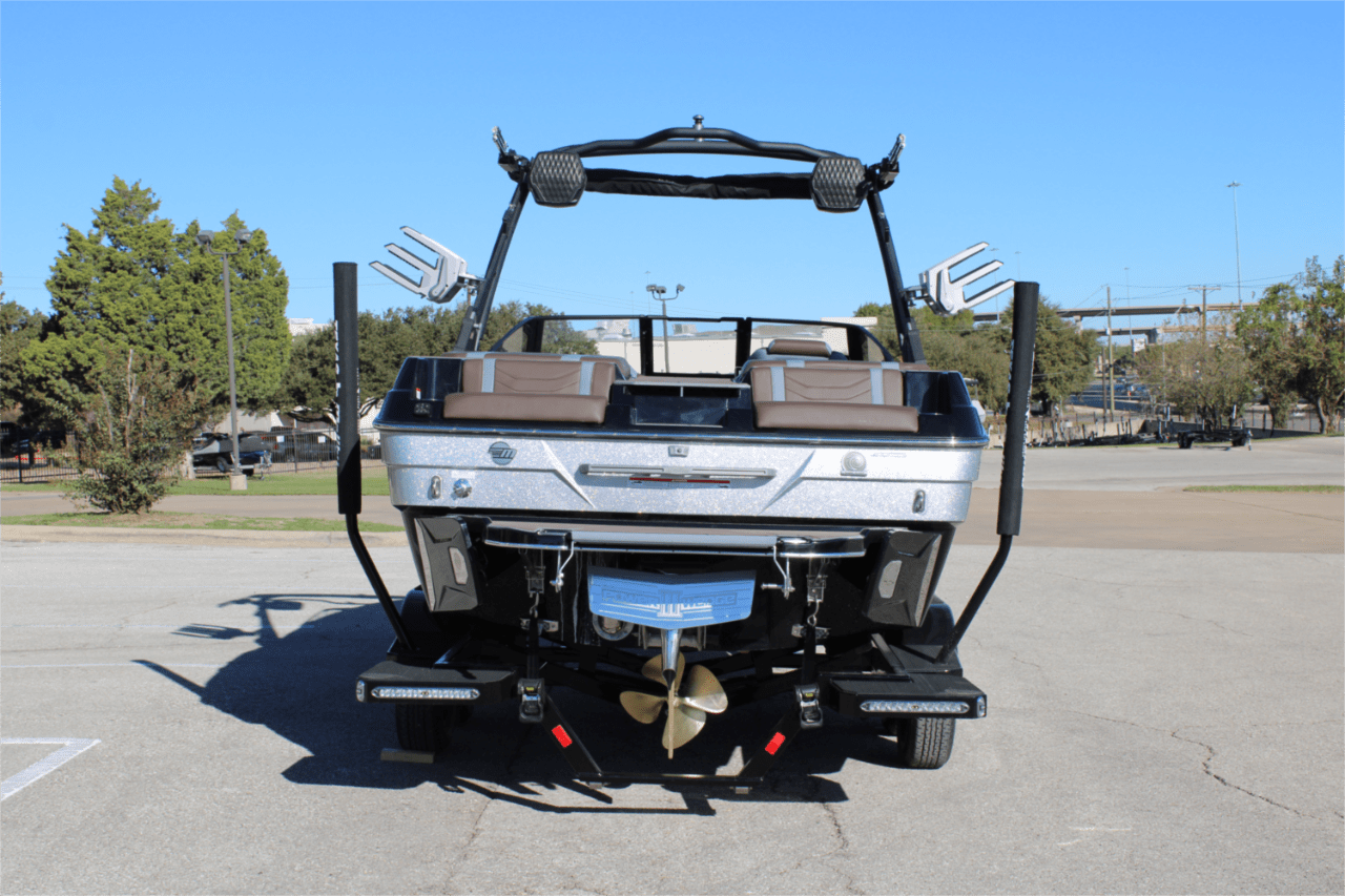 2025 Malibu 23 LSV