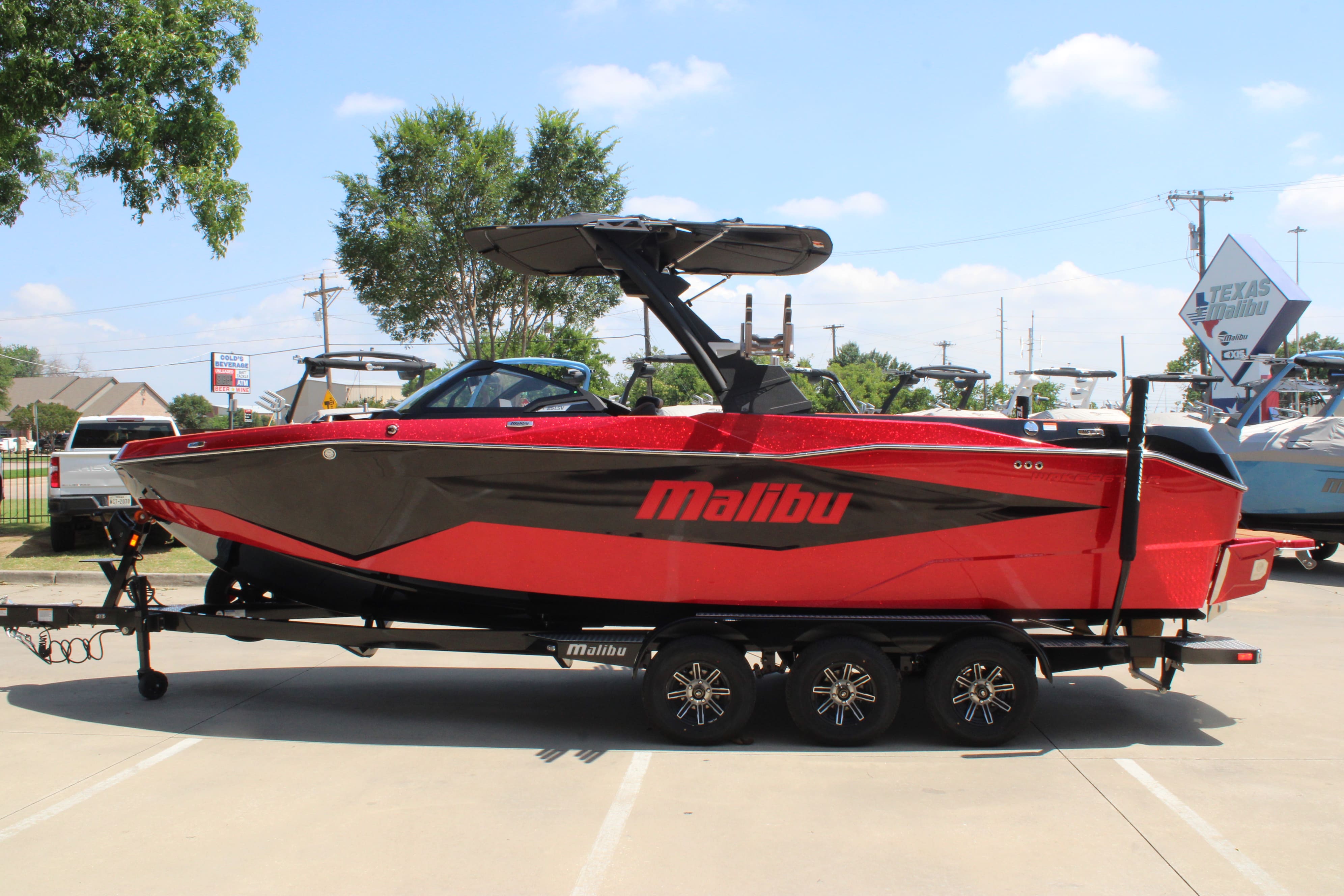 2025 Malibu 25 LSV