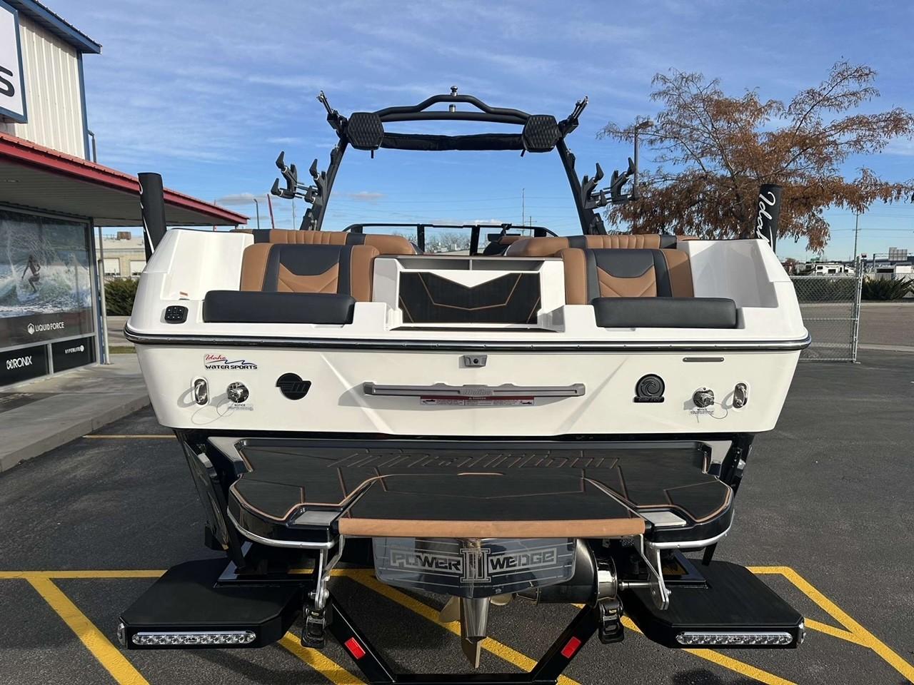 2025 Malibu 25 LSV