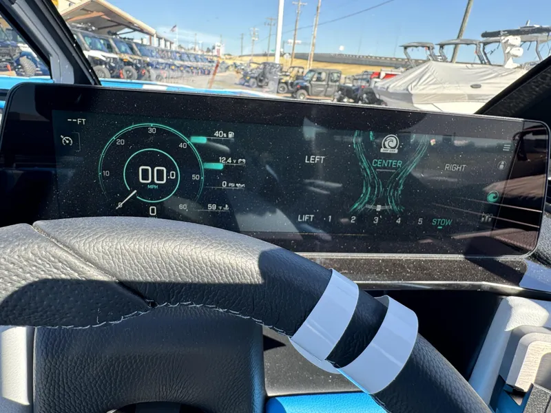2025 Malibu M230