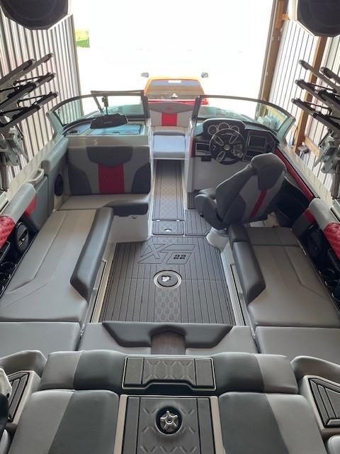 2023 MasterCraft XT22 Icon