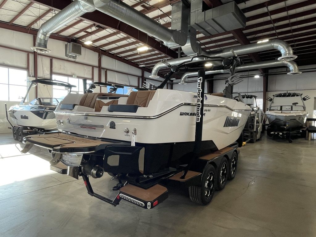 2025 Malibu Boats 25 LSV