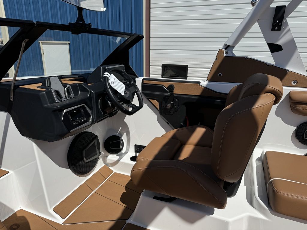 2025 Axis Wake Research T250