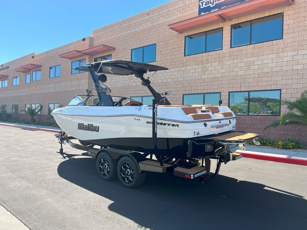 2025 Malibu Boats 23 LSV
