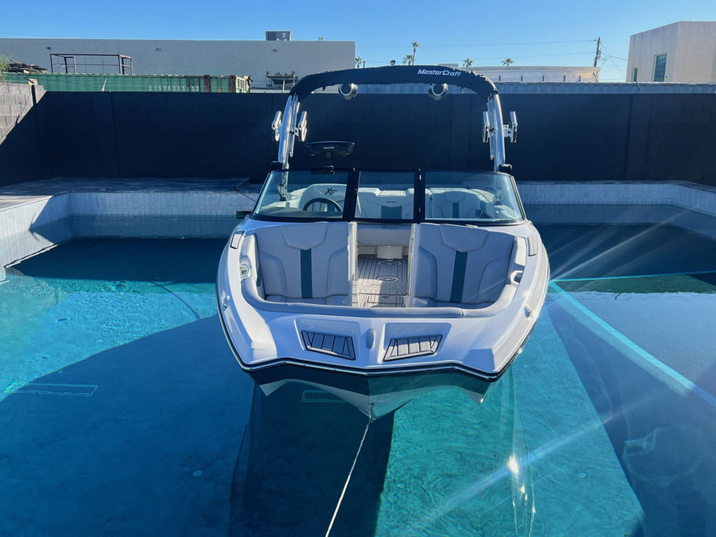 2025 Mastercraft XT22