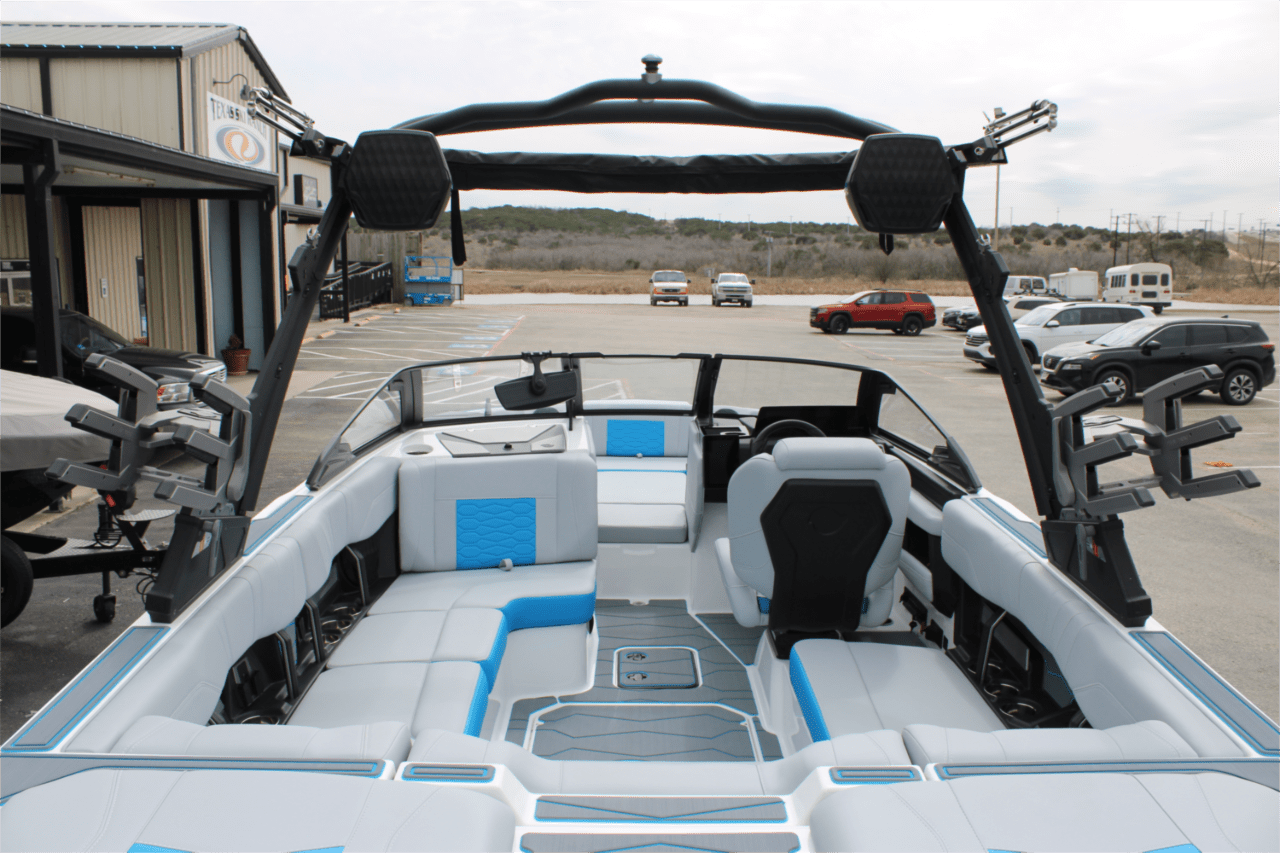 2025 Malibu 22 MXZ