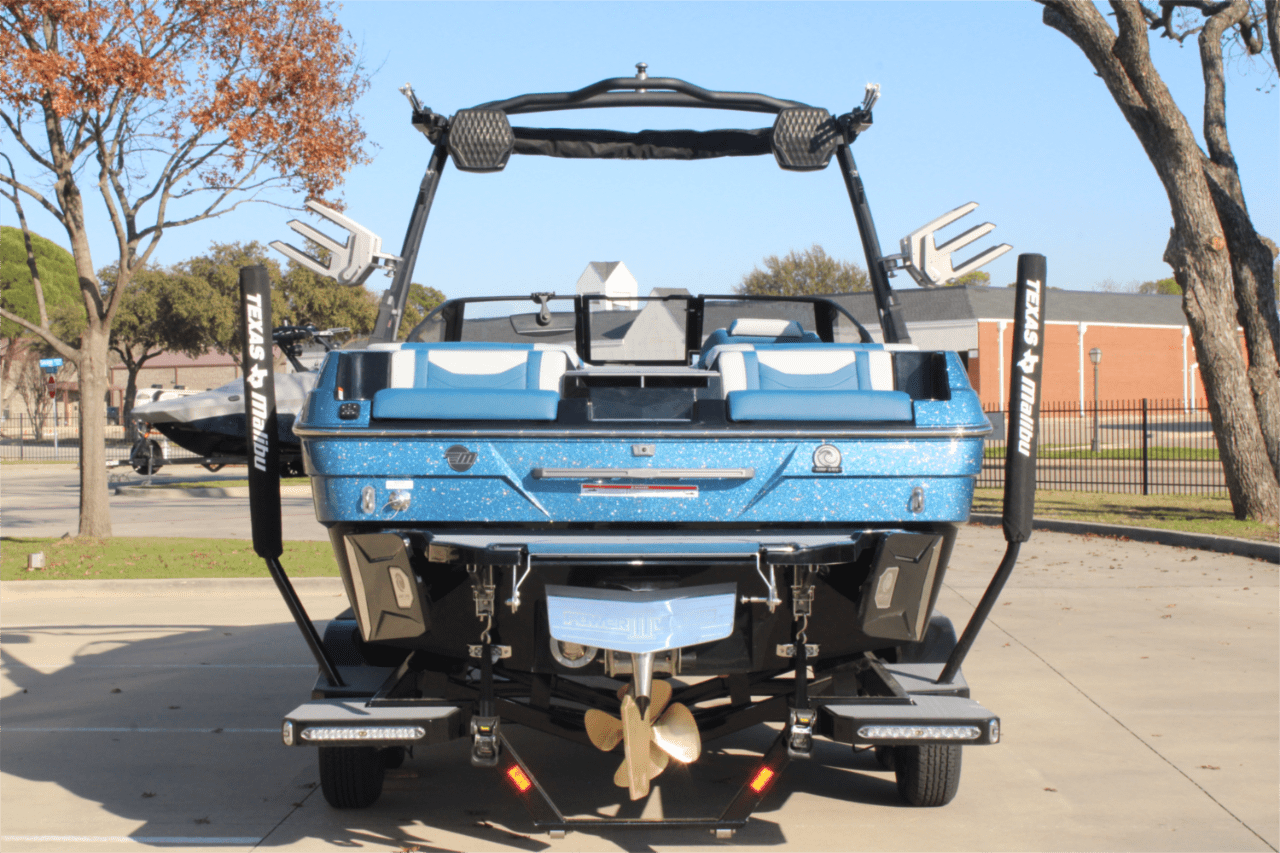 2025 Malibu 23 LSV