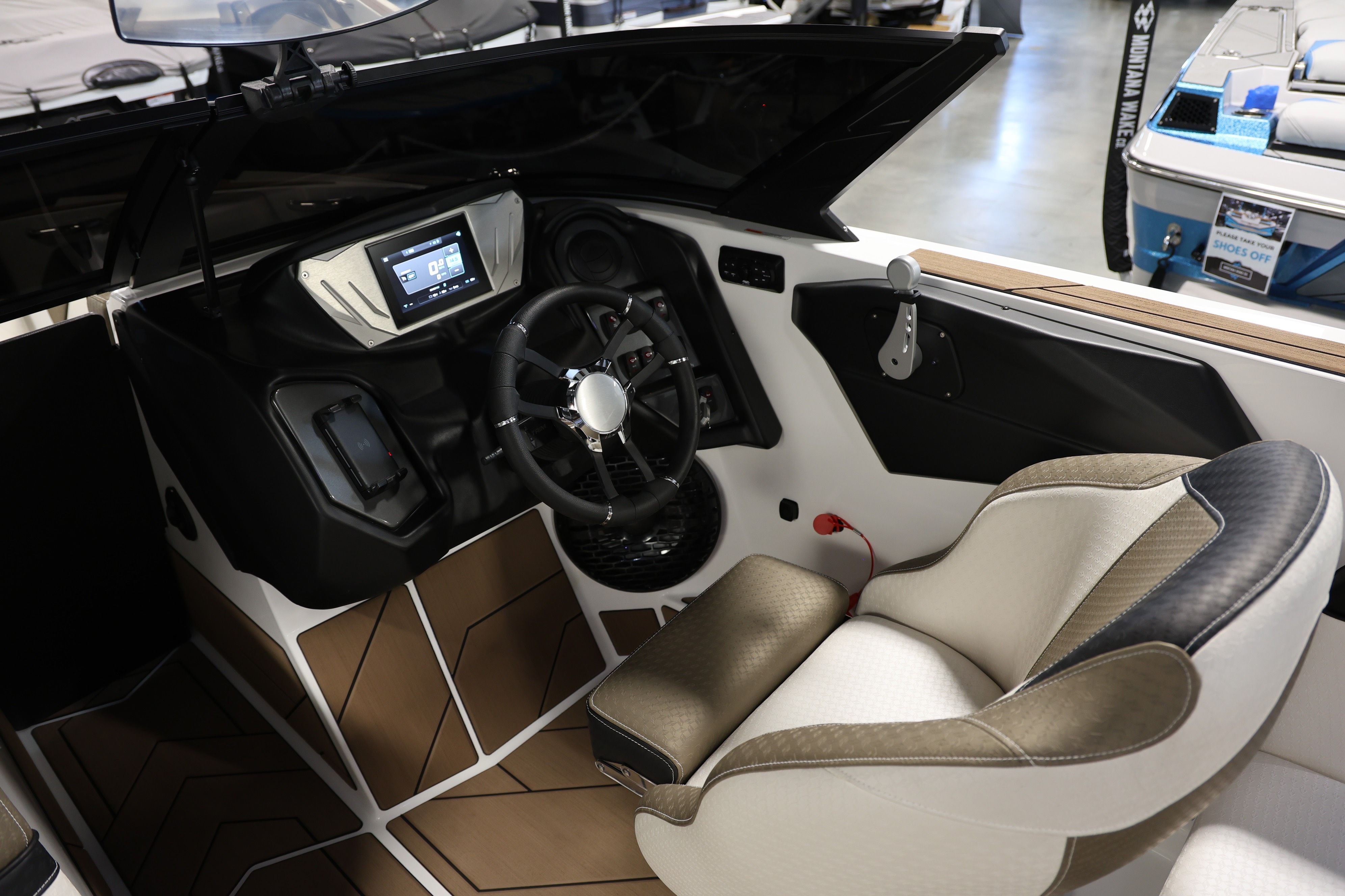 2025 Supreme Boats S220 Icon
