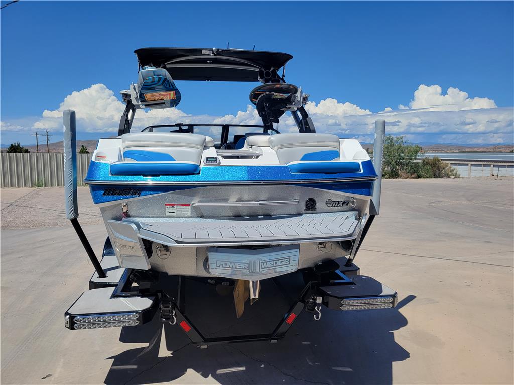 2019 Malibu 22MXZ Icon