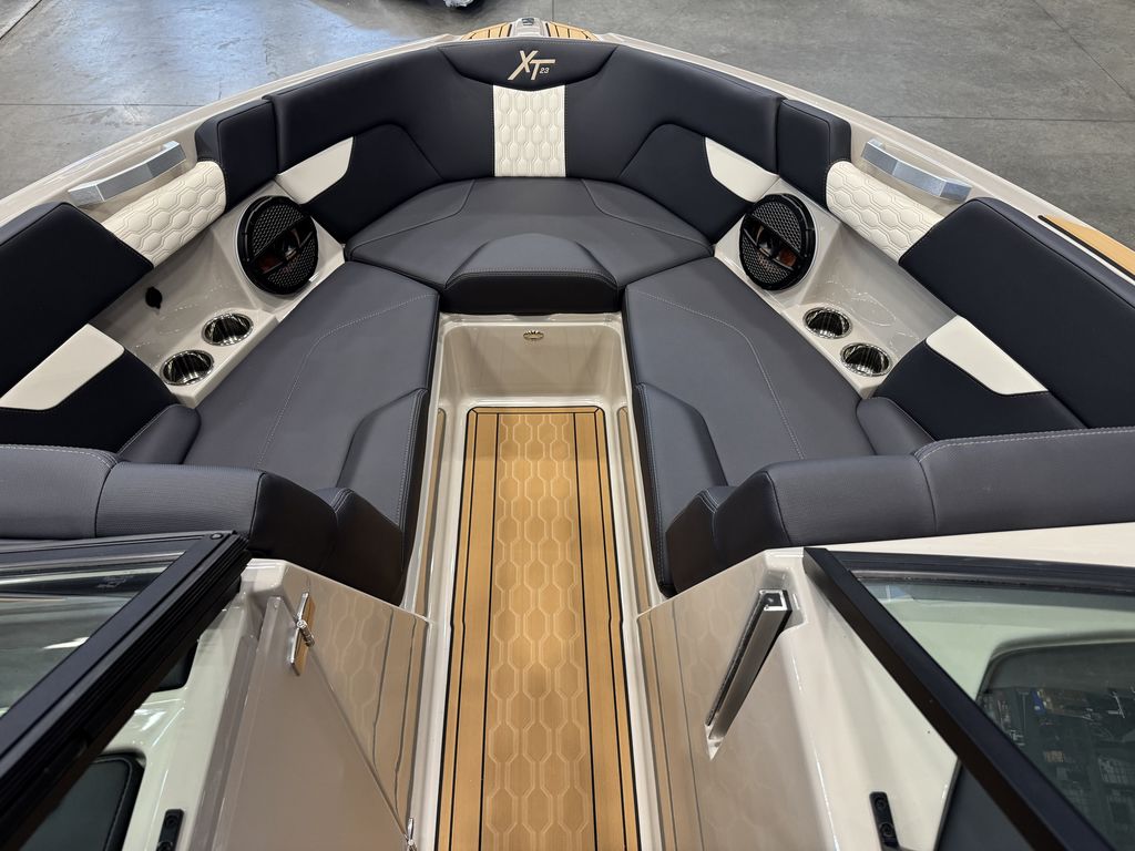 2025 MasterCraft XT23