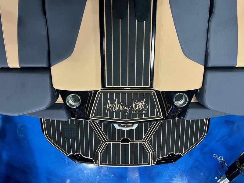 New 2024 MasterCraft XT23 Ashley Kidd Edition
