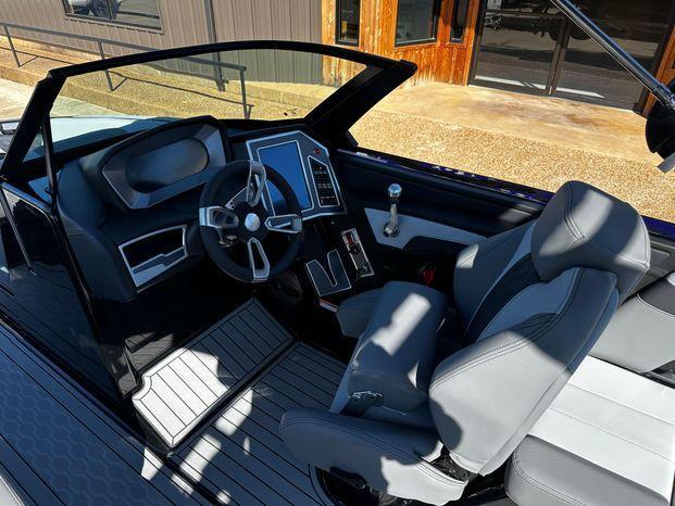 2024 MasterCraft XT23