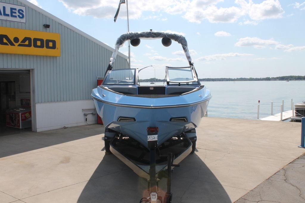 boat.Title