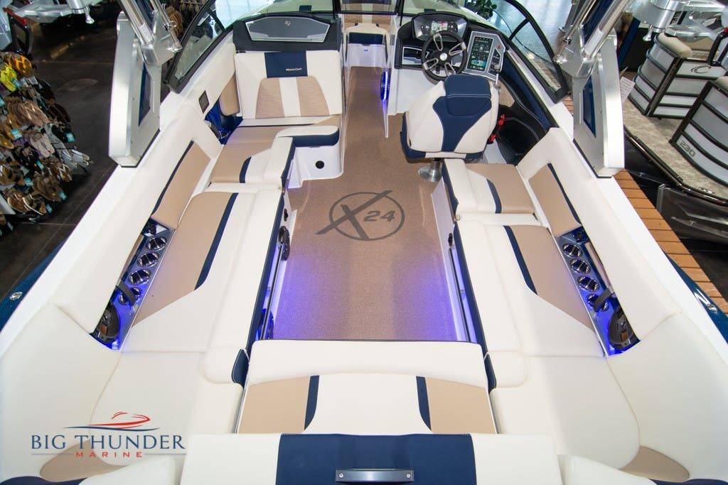 2022 MasterCraft X24