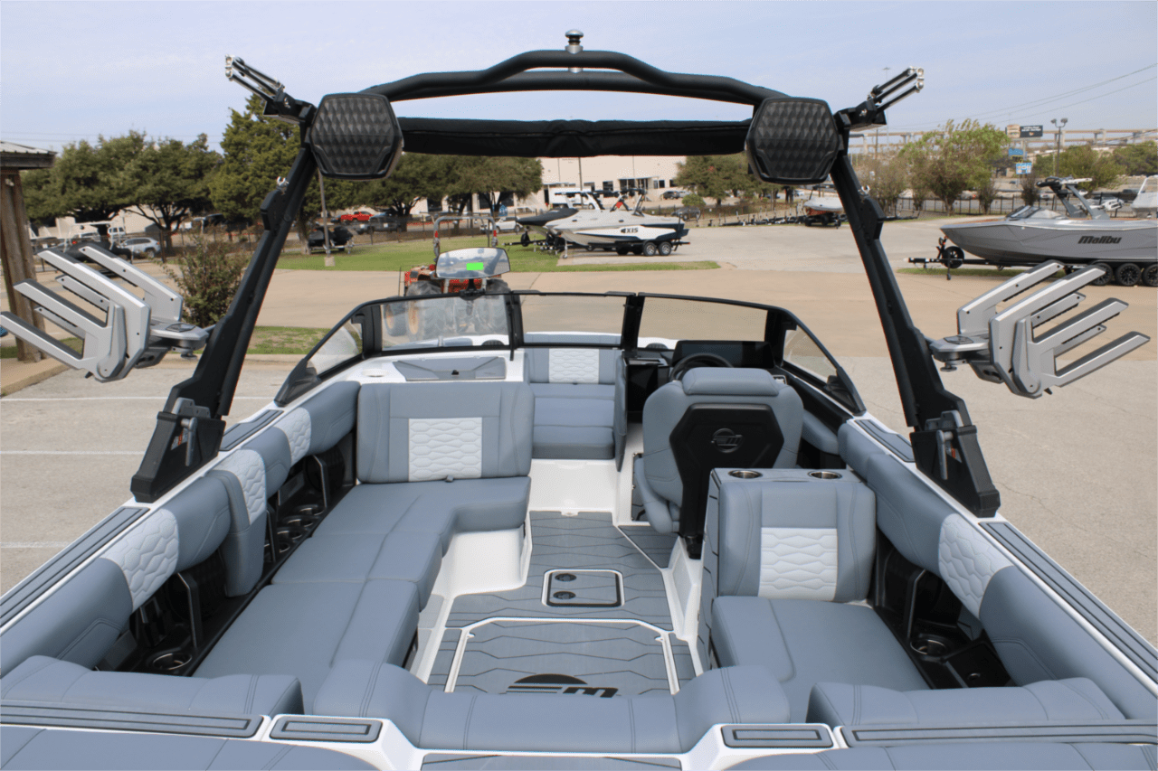 2025 Malibu 24 MXZ