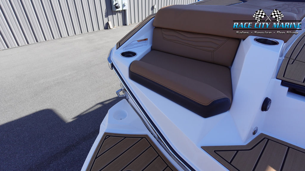 2025 Nautique G23