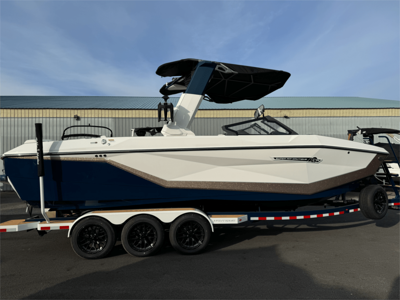 boat.Title