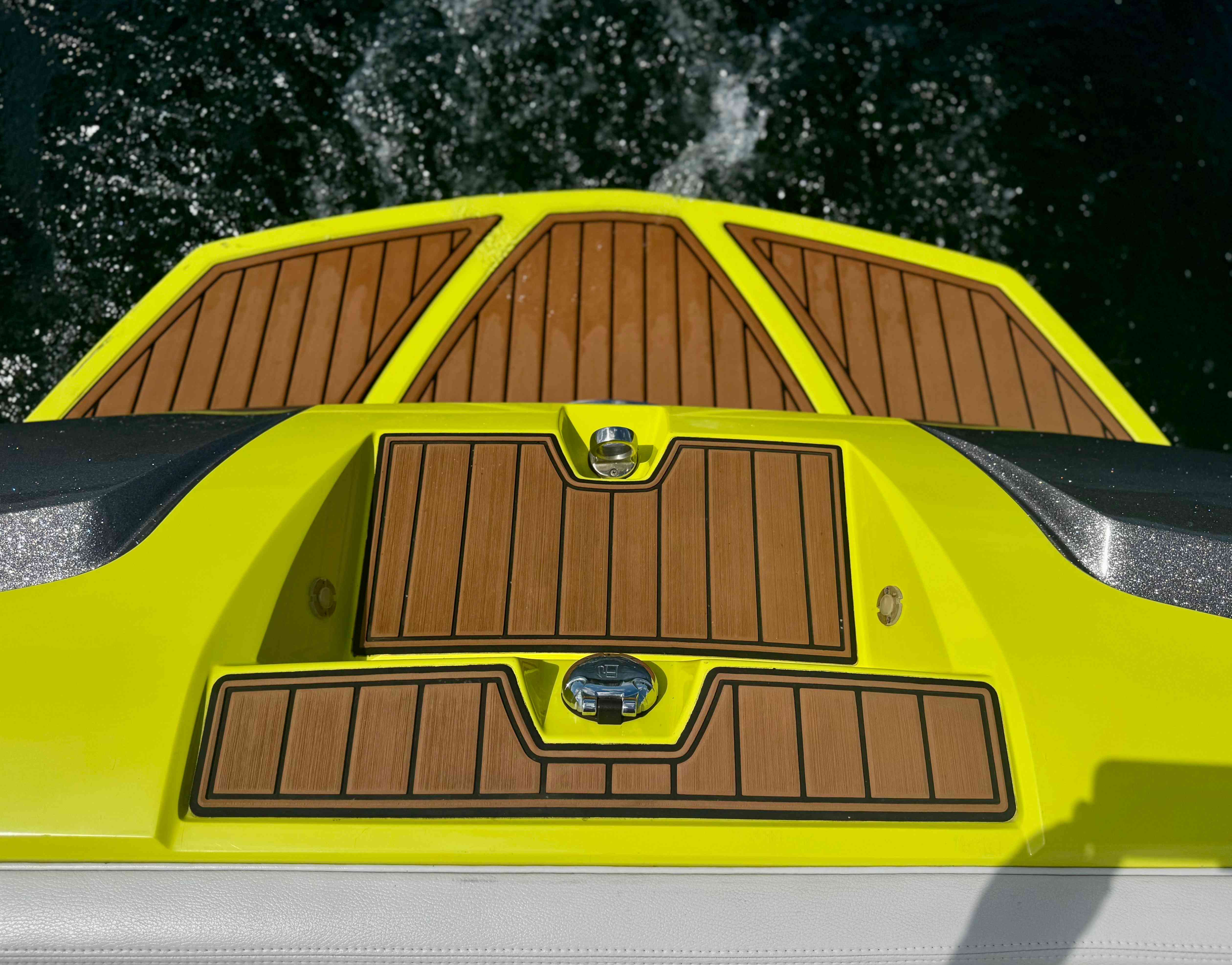 2015 Nautique 200