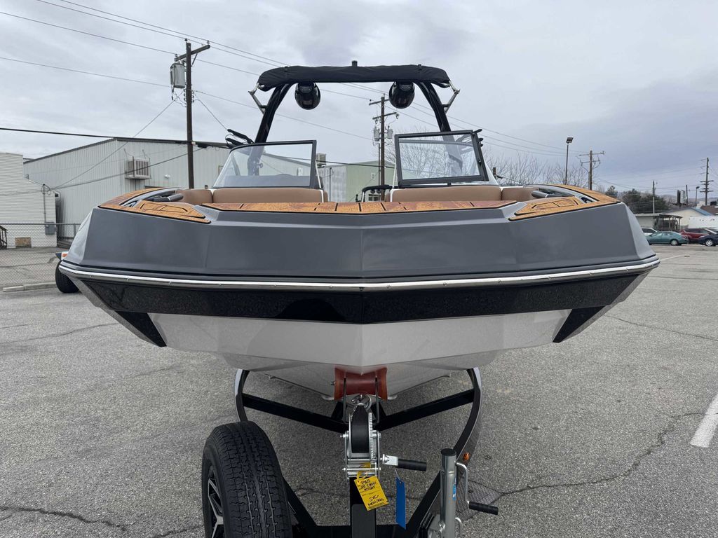 2025 MOOMBA Tykon