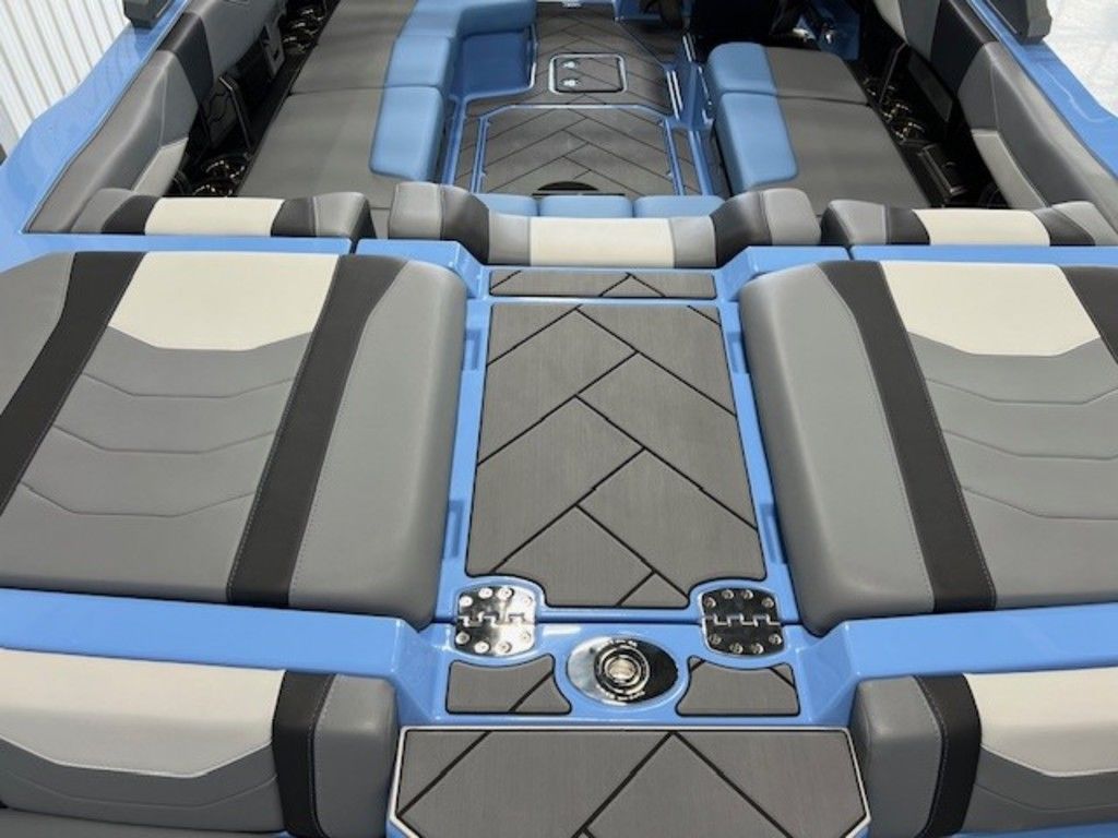 2024 Malibu Boats 23 LSV