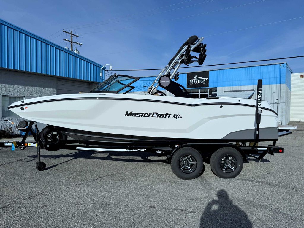 2025 MasterCraft NXT20