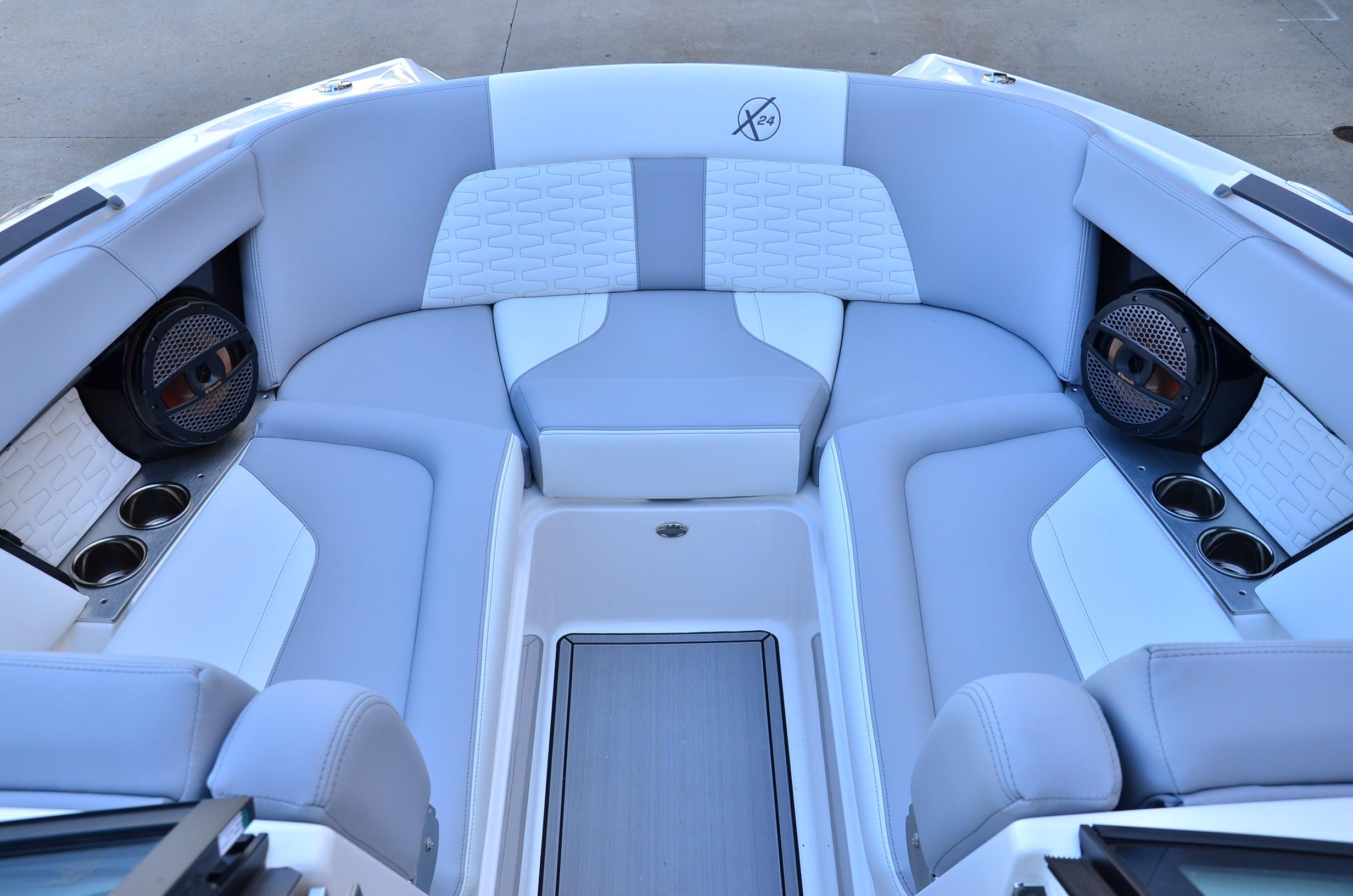 2024 MasterCraft X24 w/ 6.2 Ilmor SuperCharged - BLOWOUT PRICE! Engine! 2024 Model Year End Closeout!