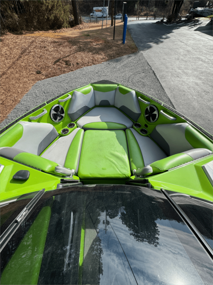 2020 Malibu 23LSV Icon
