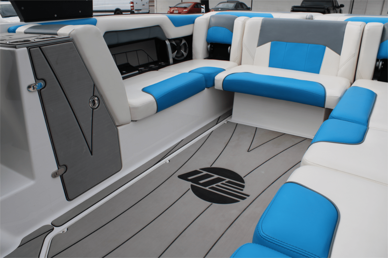 2020 Malibu 25 LSV