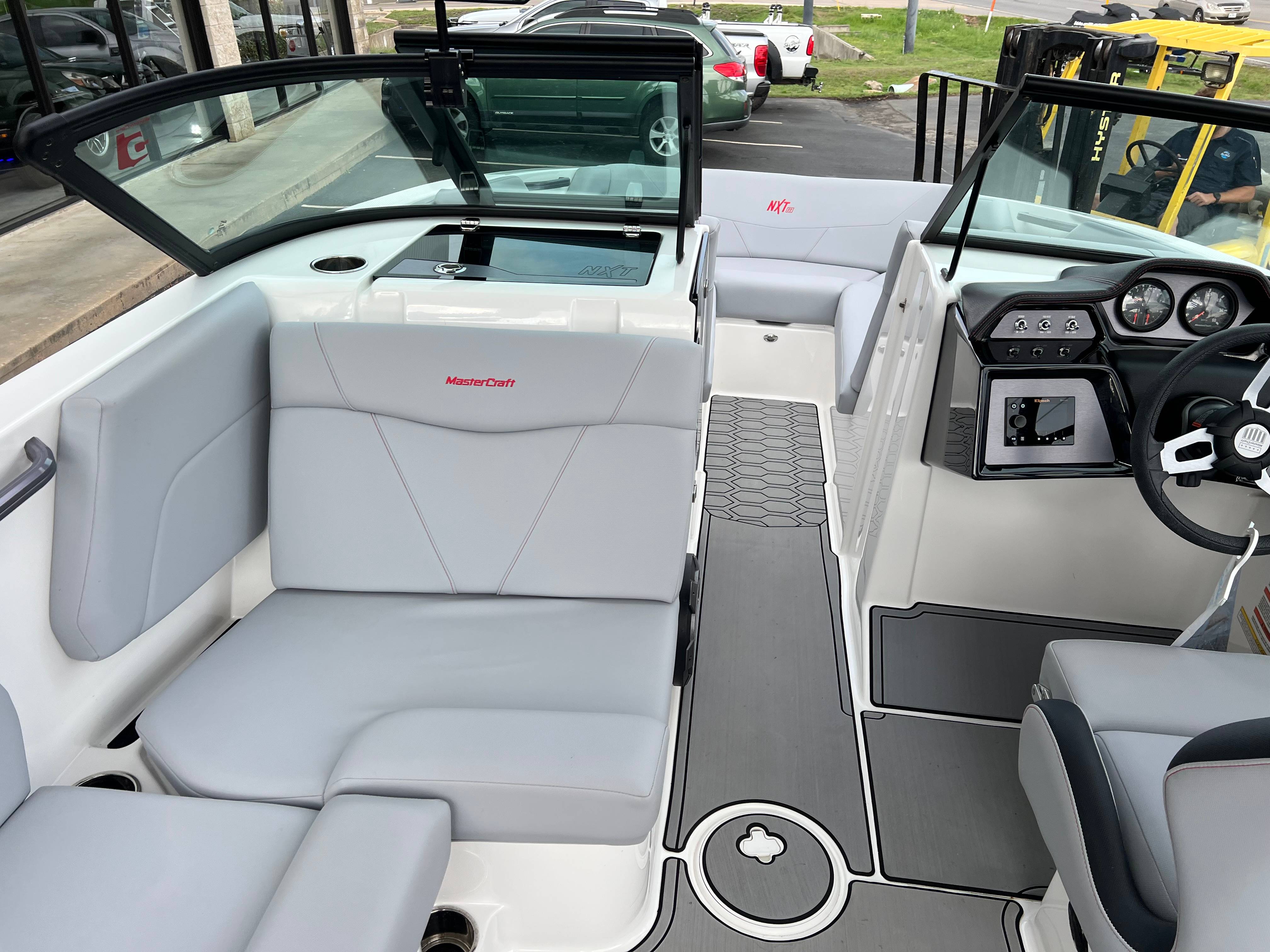 2022 MasterCraft NXT 22