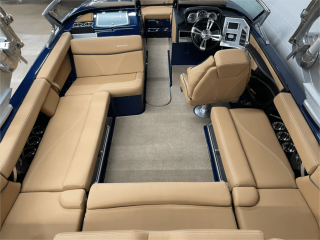 2018 MASTERCRAFT XT21 – ONLY 38 HOURS!