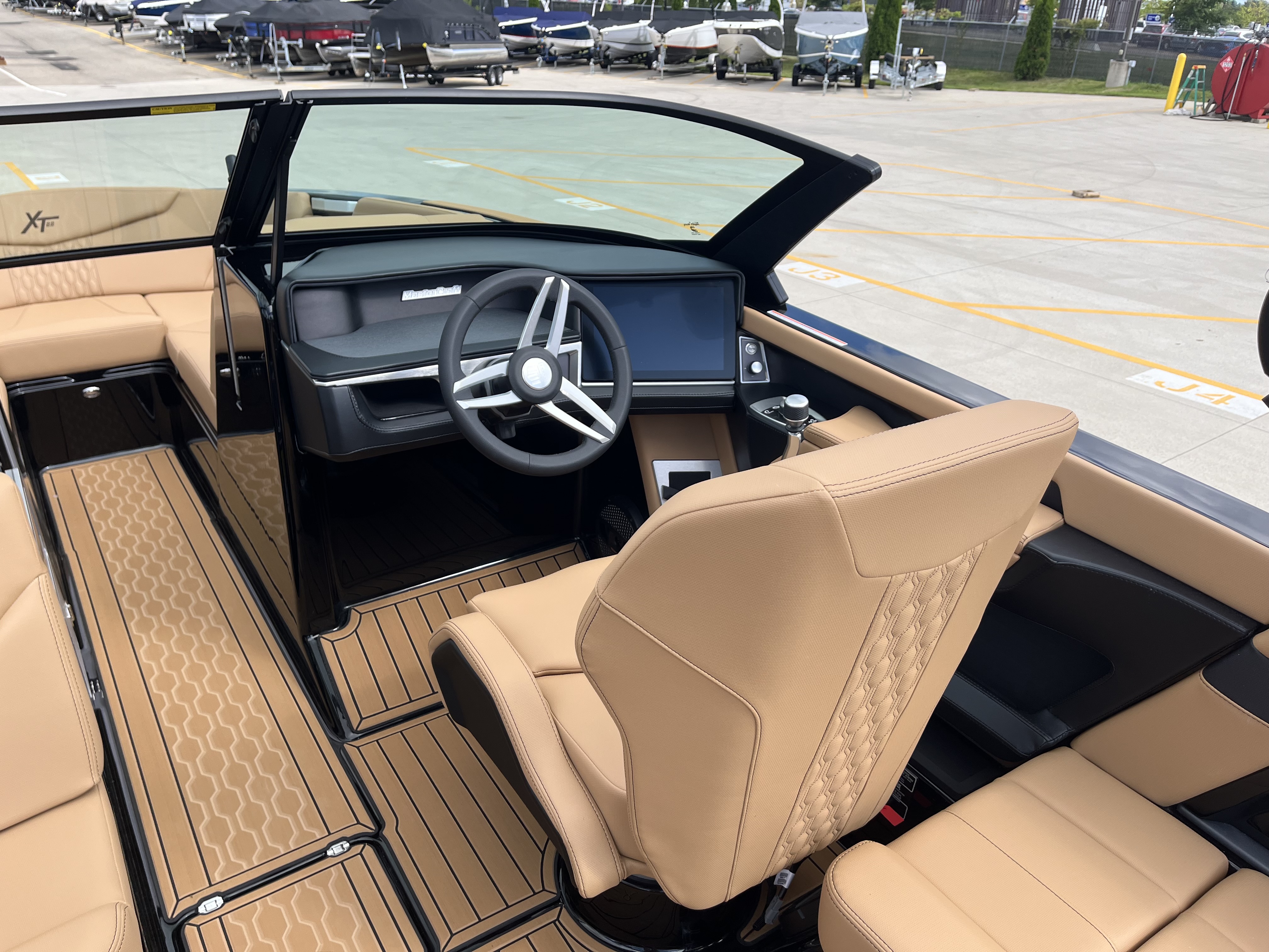 2025 MasterCraft XT22