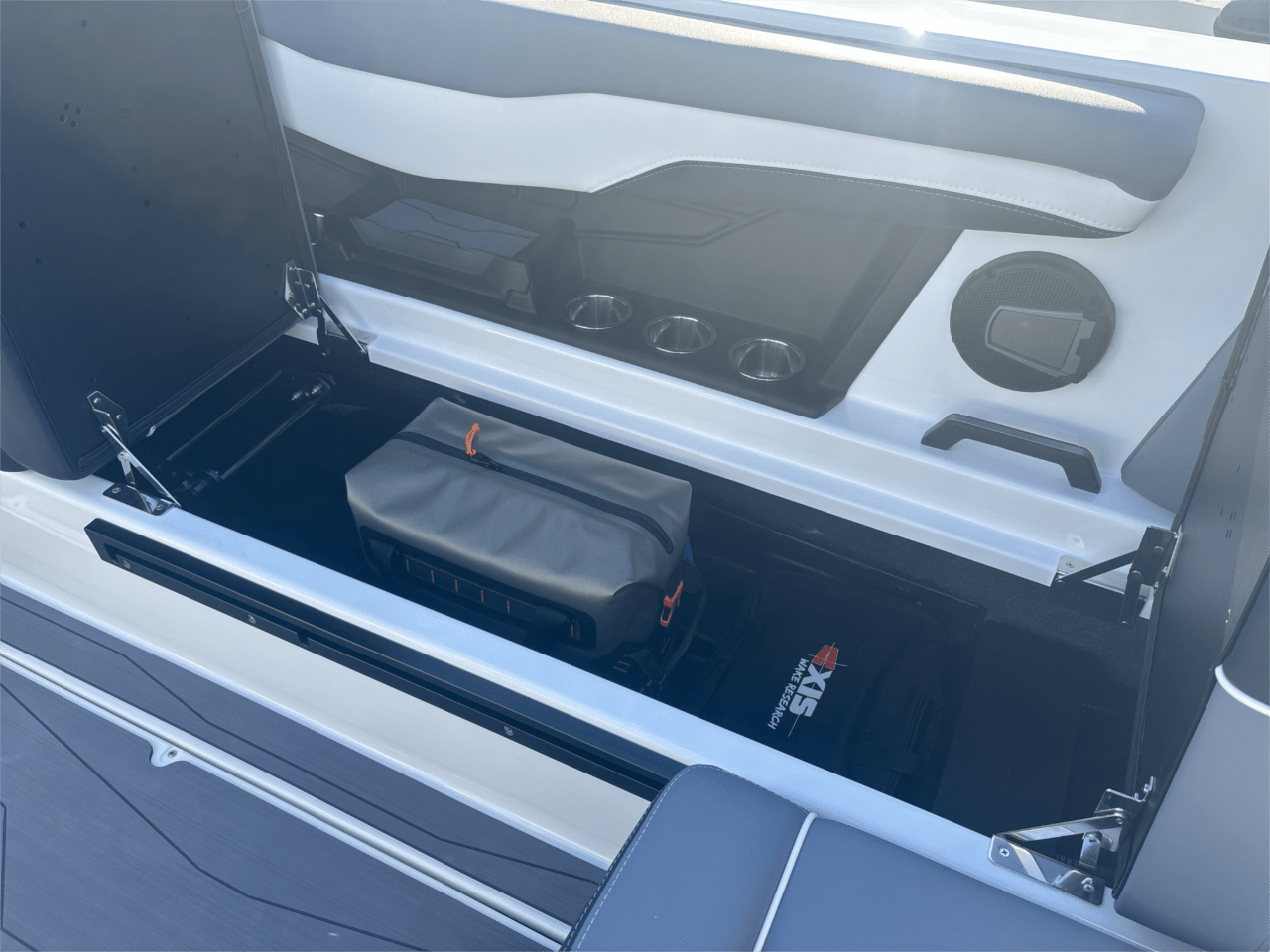 2024 Axis T235