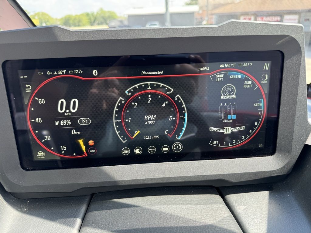 2022 Malibu Boats 21 LX Icon