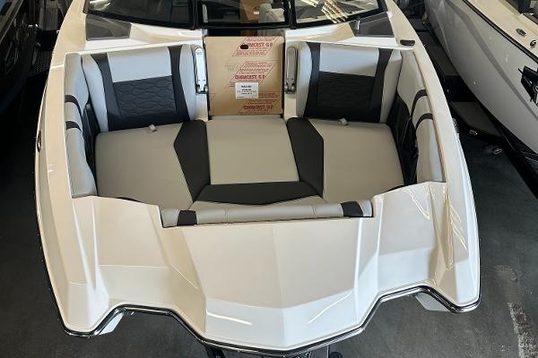 2025 Malibu 23 MXZ