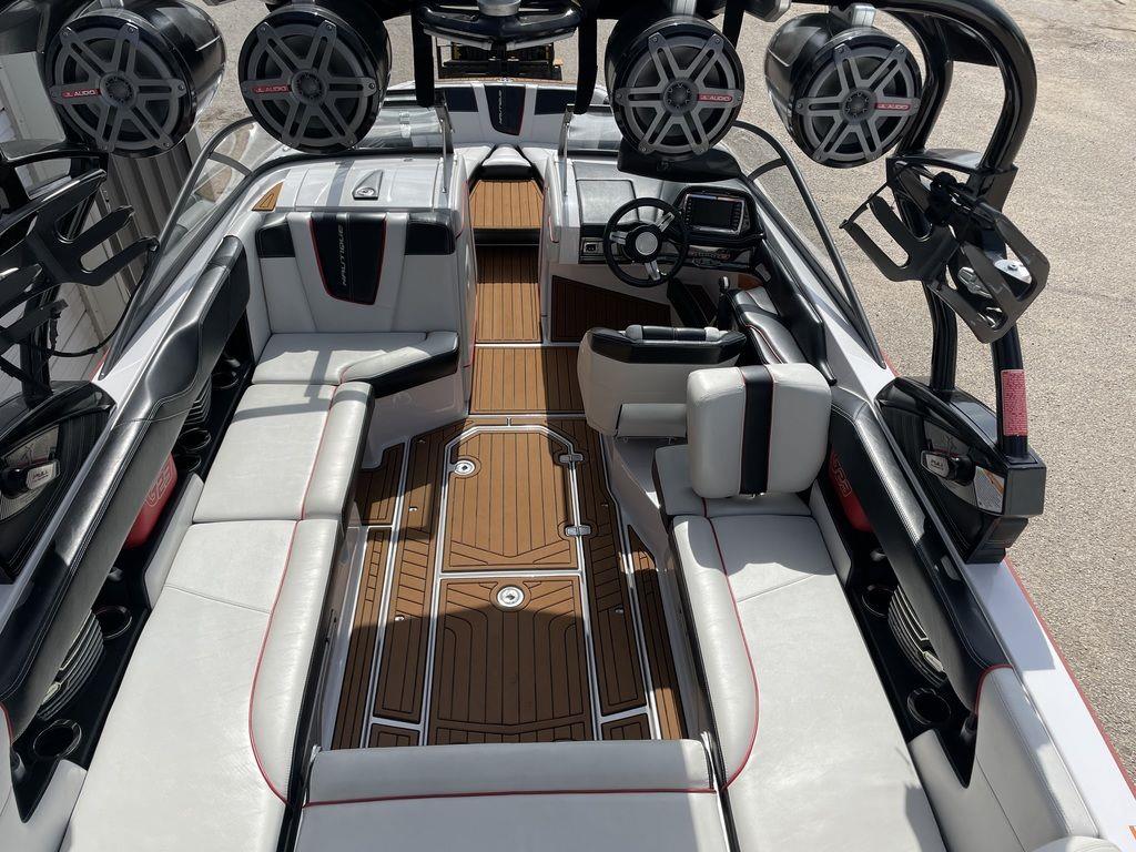2015 Nautique G23