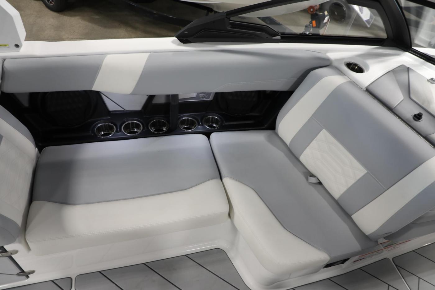 2024 Malibu 26 LSV