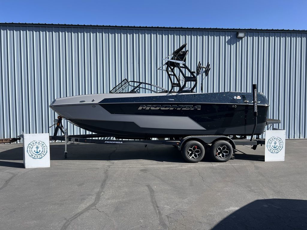 2025 MOOMBA Max