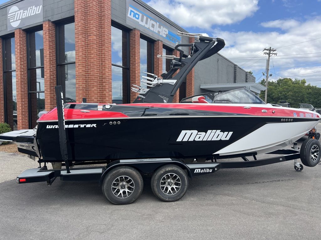 2021 Malibu Boats 22 LSV