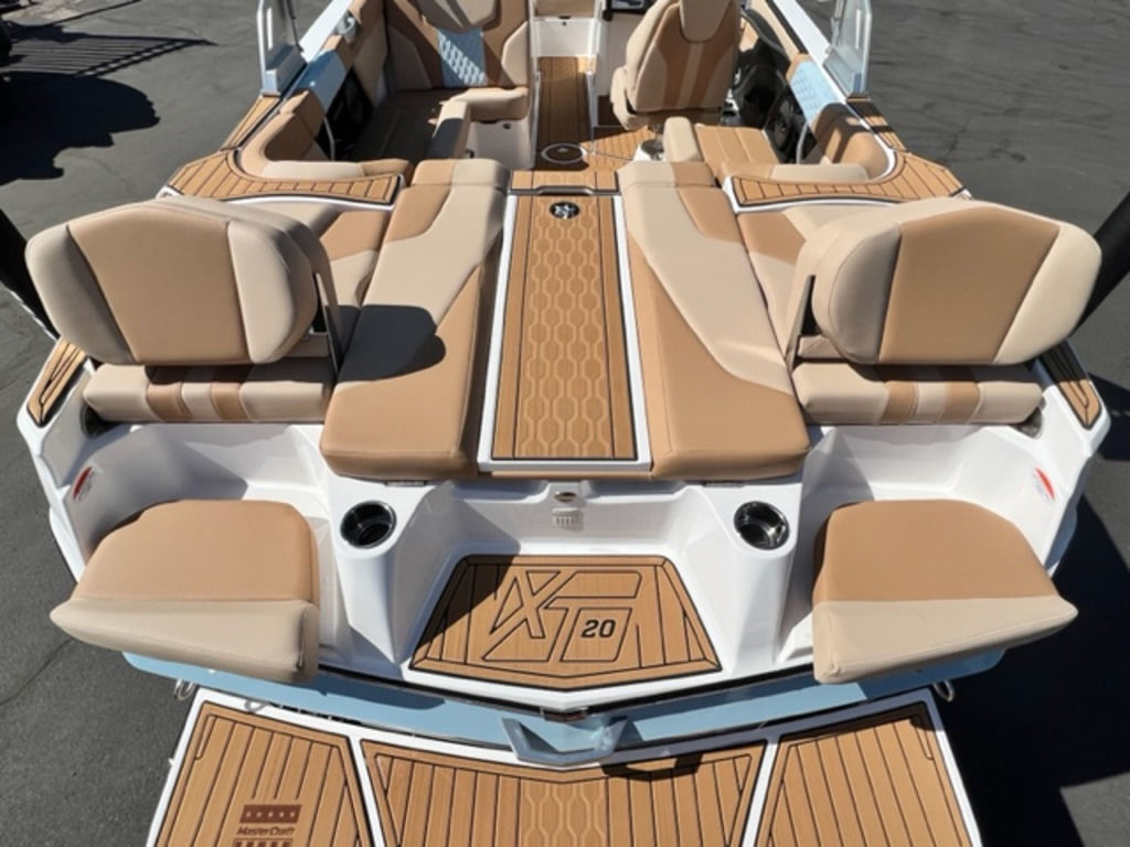 2024 Mastercraft XT20