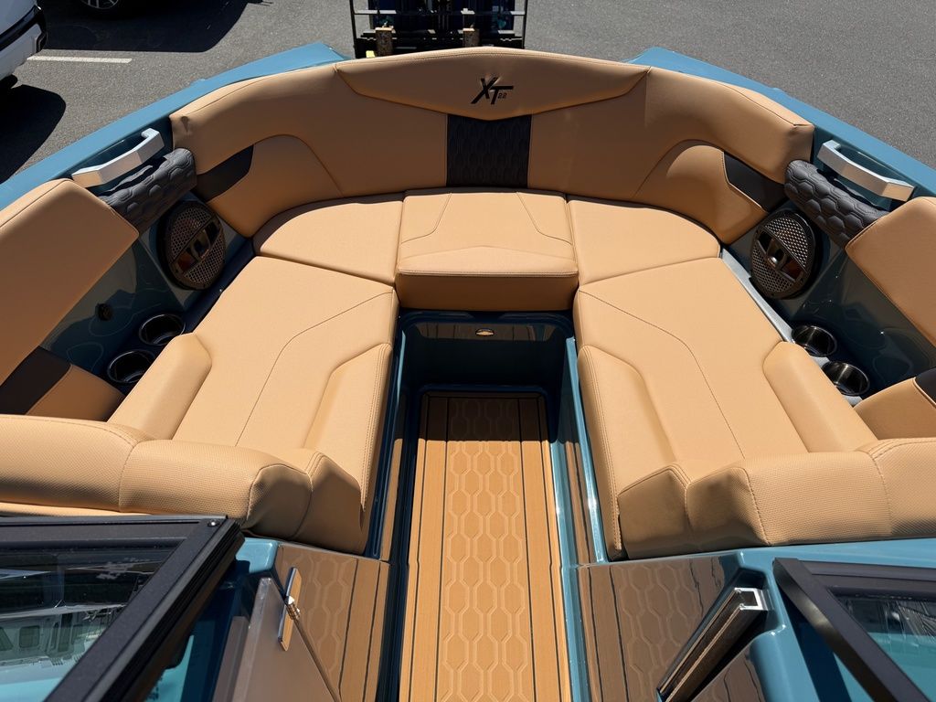 2025 MasterCraft XT22