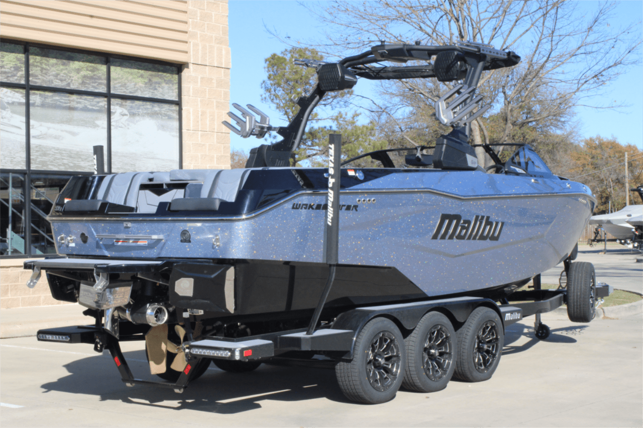 2025 Malibu 25 LSV