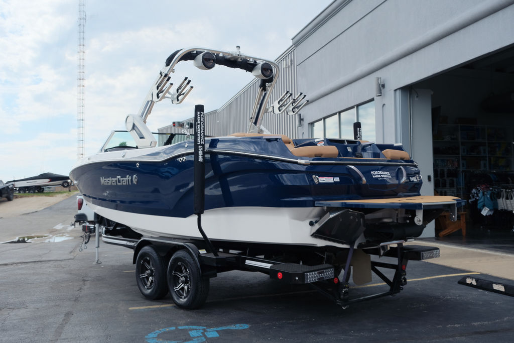 2023 MasterCraft X24  NEW DEALER DEMO HUGE DISCOUNT CALL!! Icon