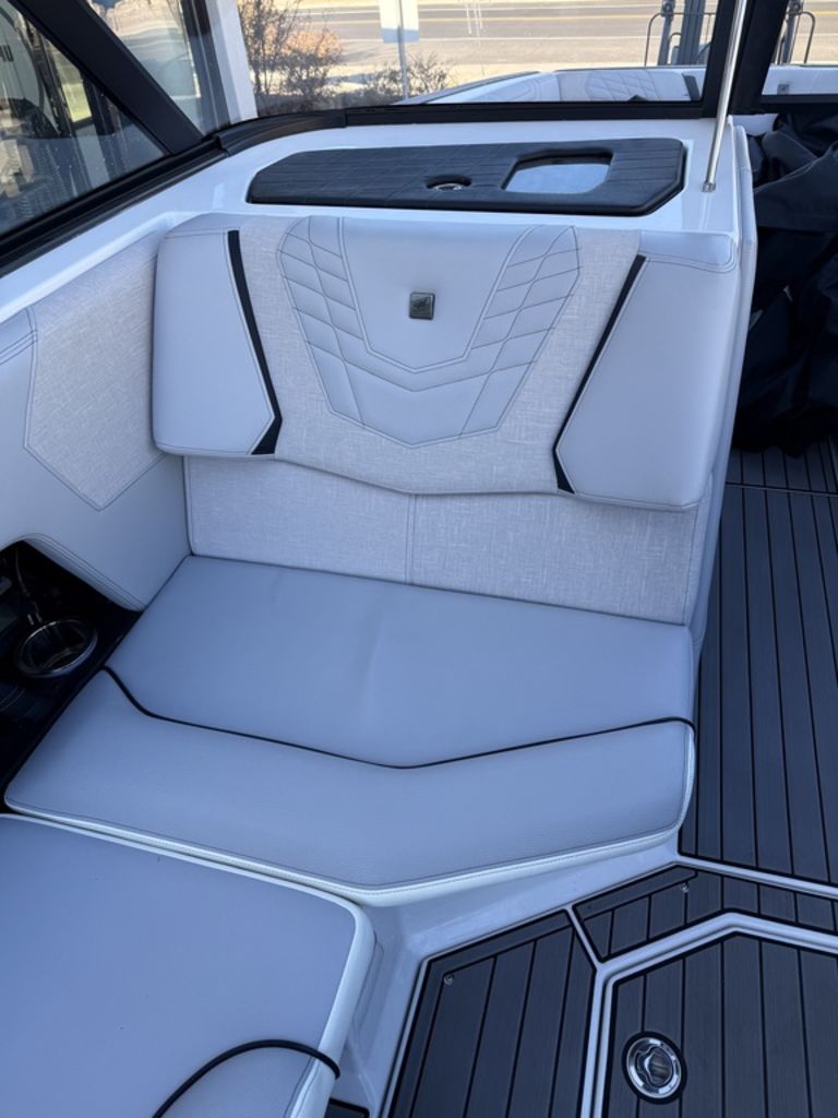 2023 Nautique G23