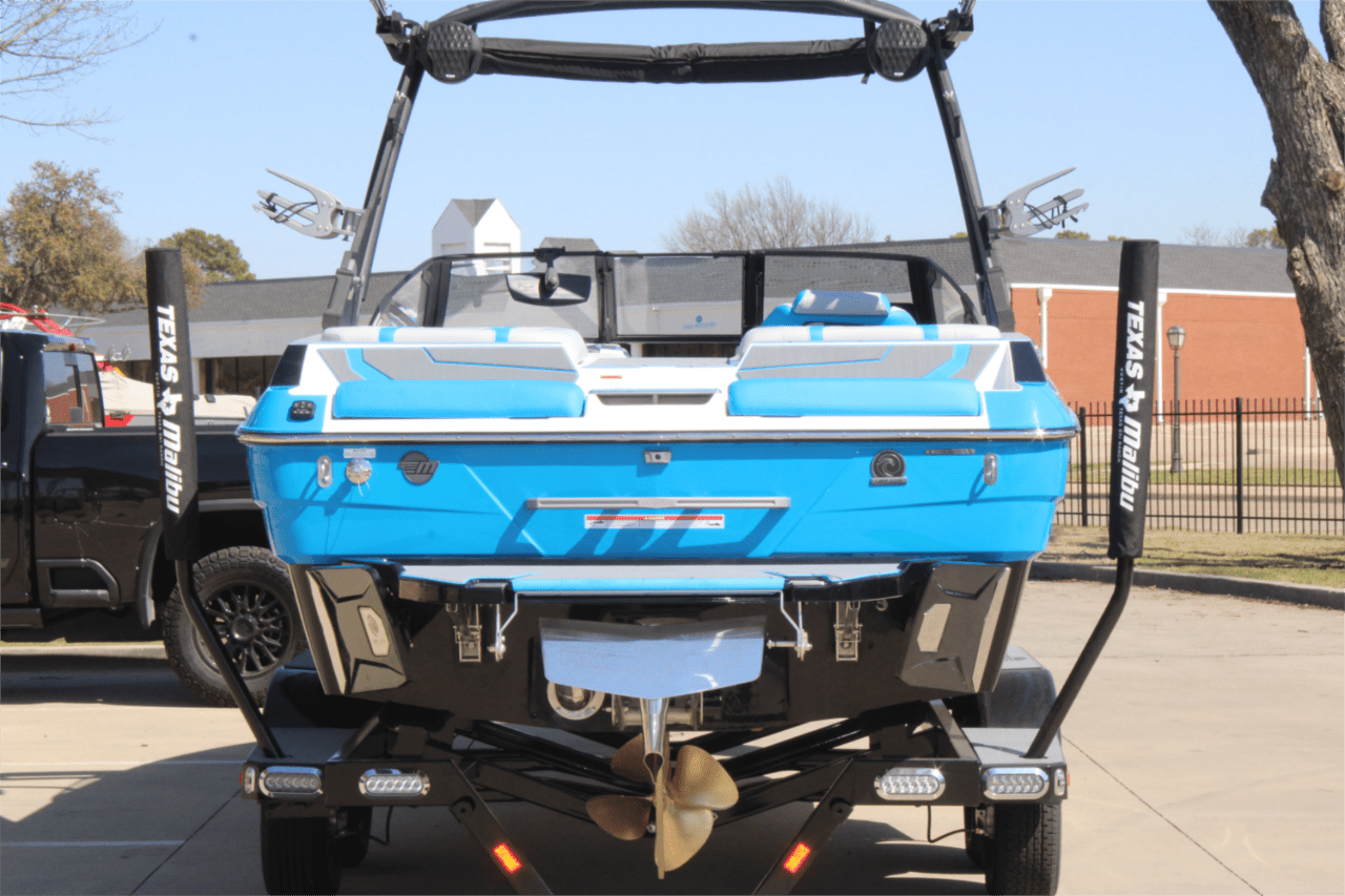 2025 Malibu 22 LSV