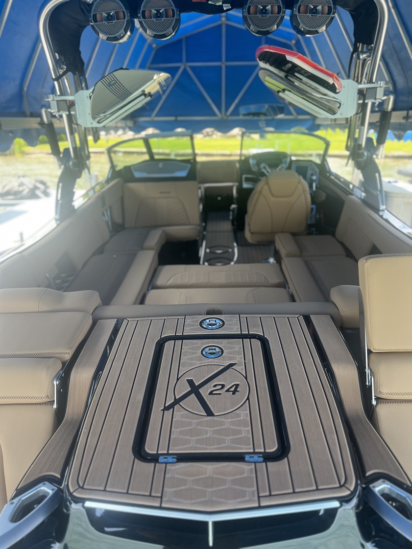 2021 Mastercraft X24