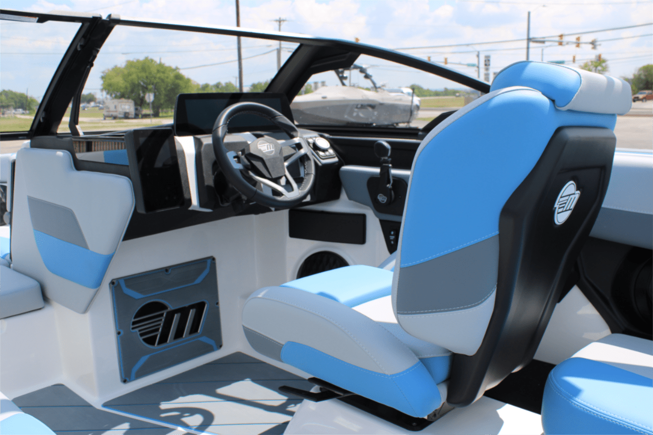 2025 Malibu 23 LSV