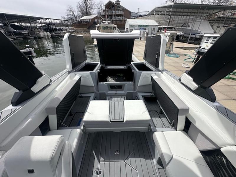 2025 Nautique G23