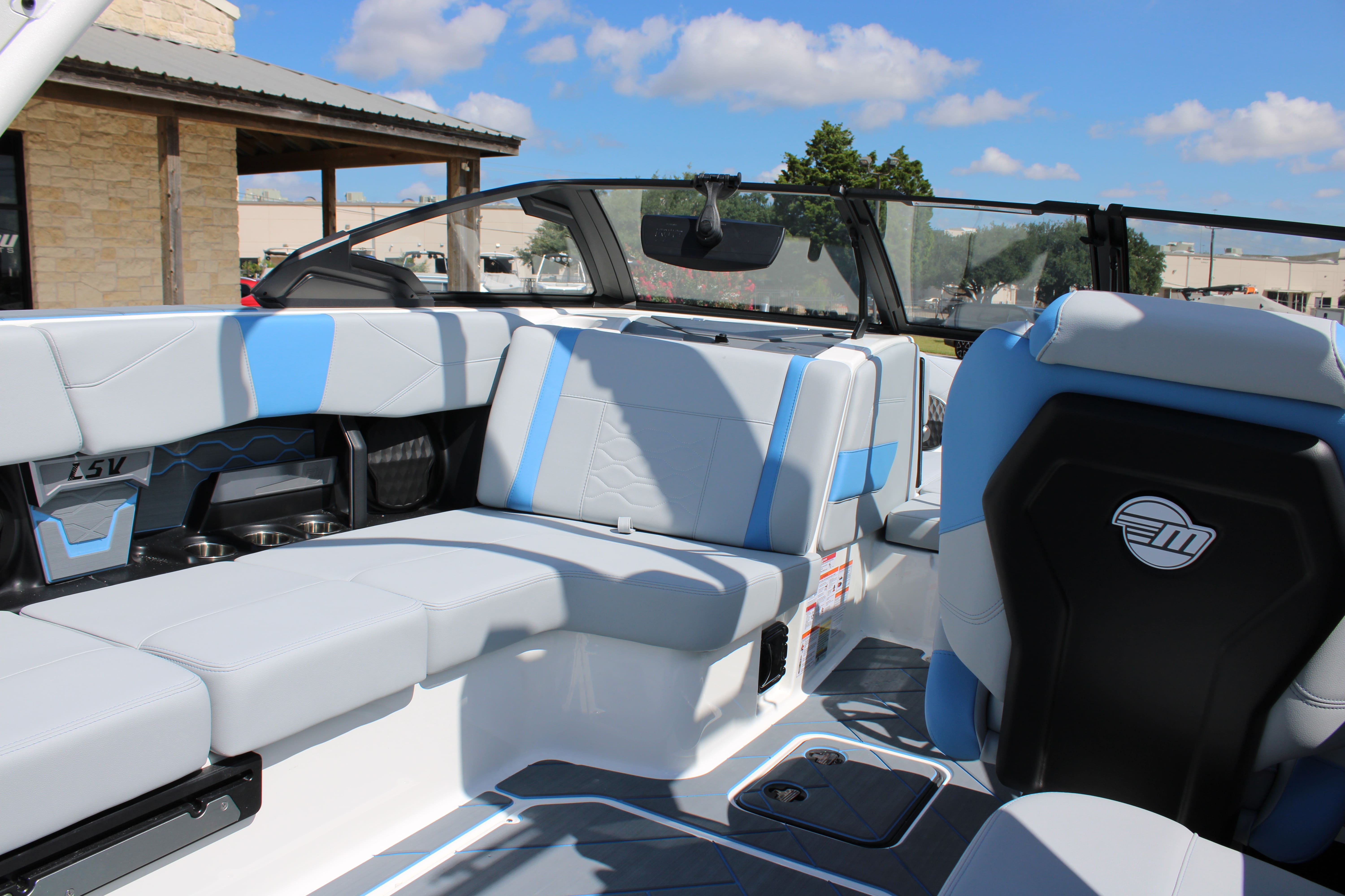2025 Malibu 23 LSV