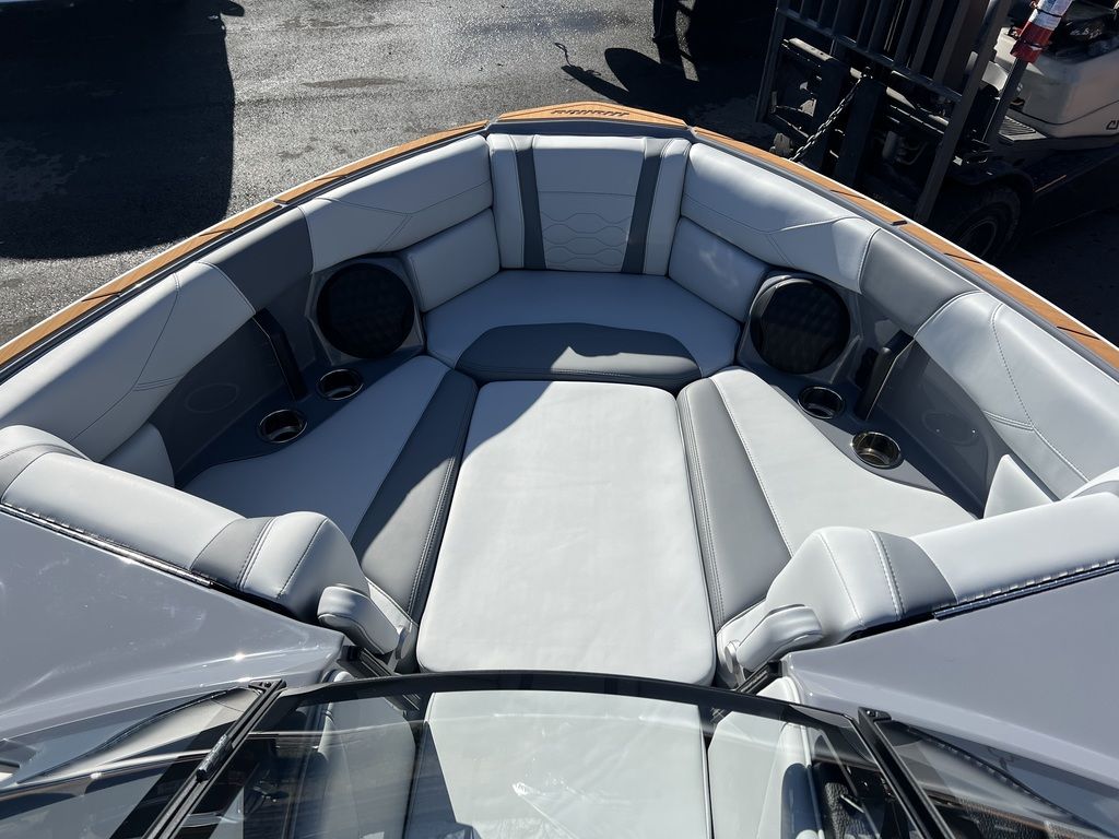 2025 Malibu Boats 23 LSV